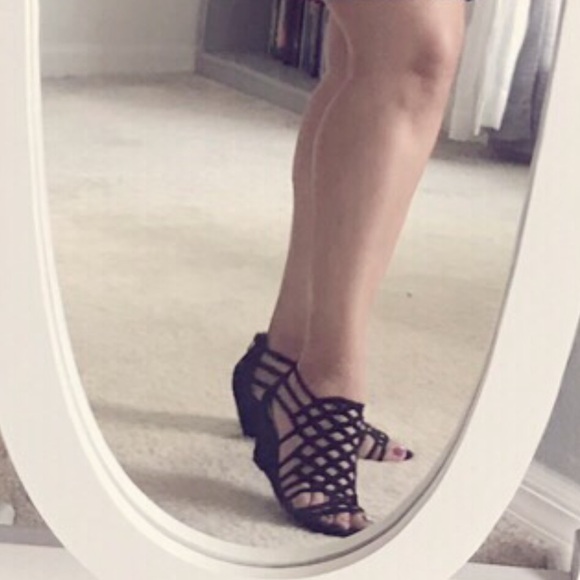 Jasmine Lasers Cutoff wedge Sandals - Picture 5 of 5